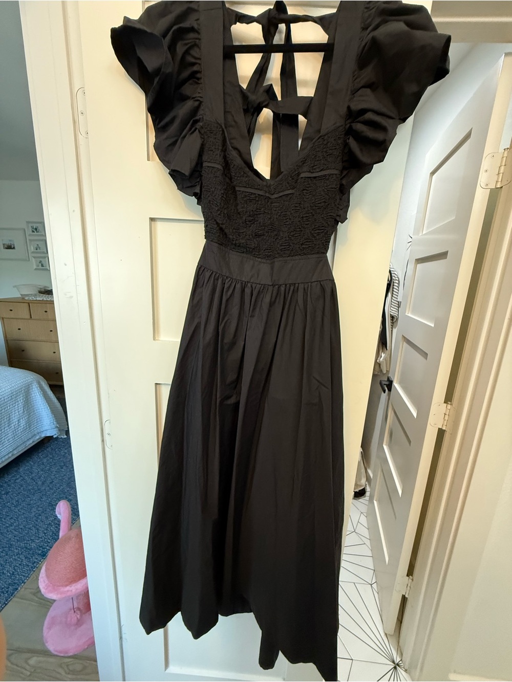 En Saison Black Midi Dress with Puff Sleeves - Picture 9 of 10